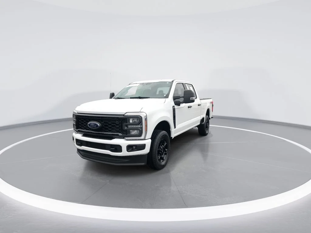 Used 2024 White Ford XL image 4