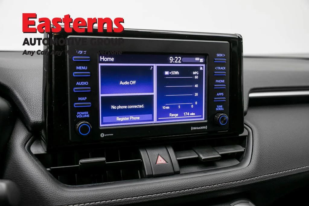 Used 2021 Silver Toyota XLE image 19