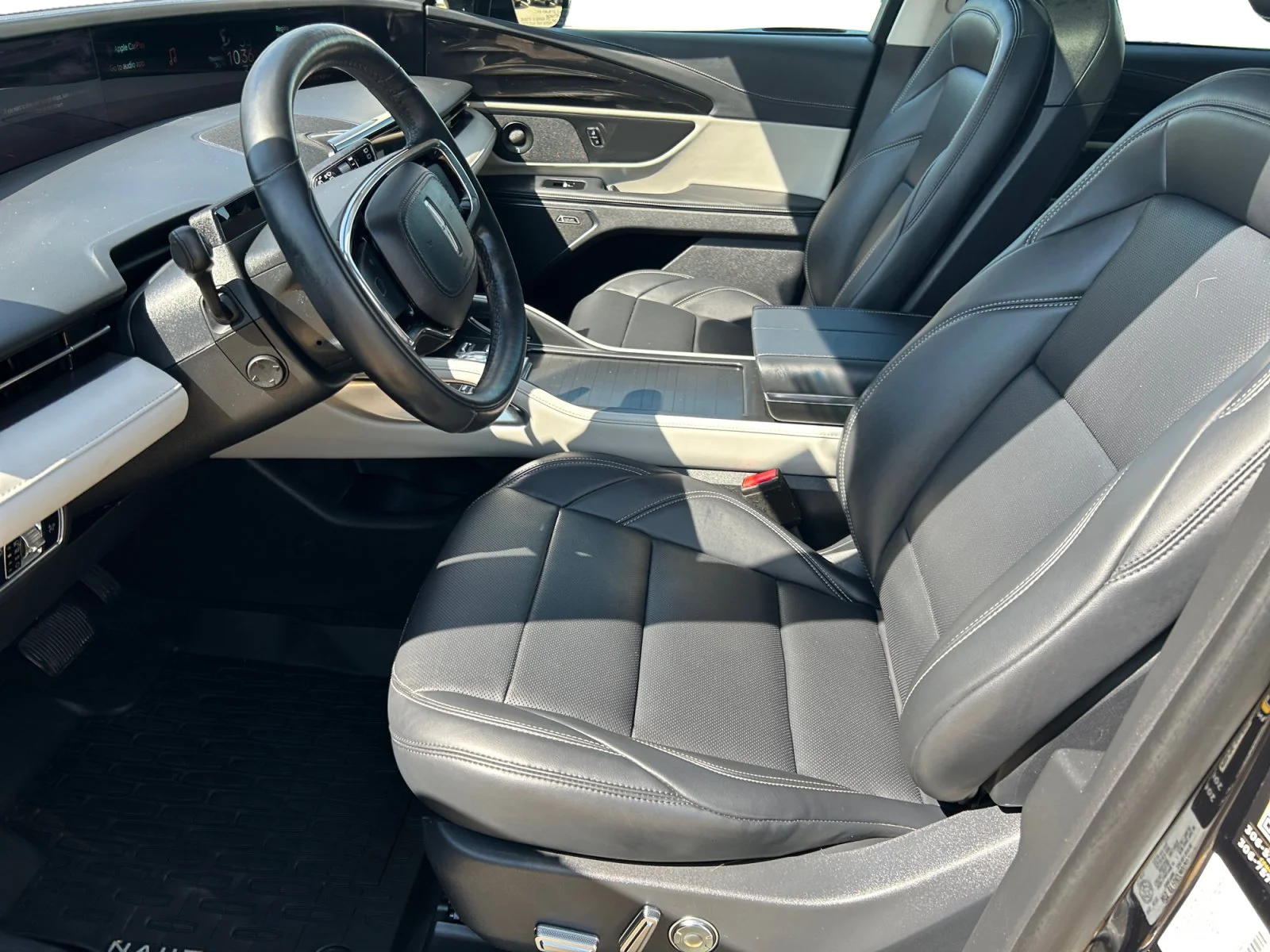 Used 2025 BLACK Lincoln PREMIERE AWD image 14