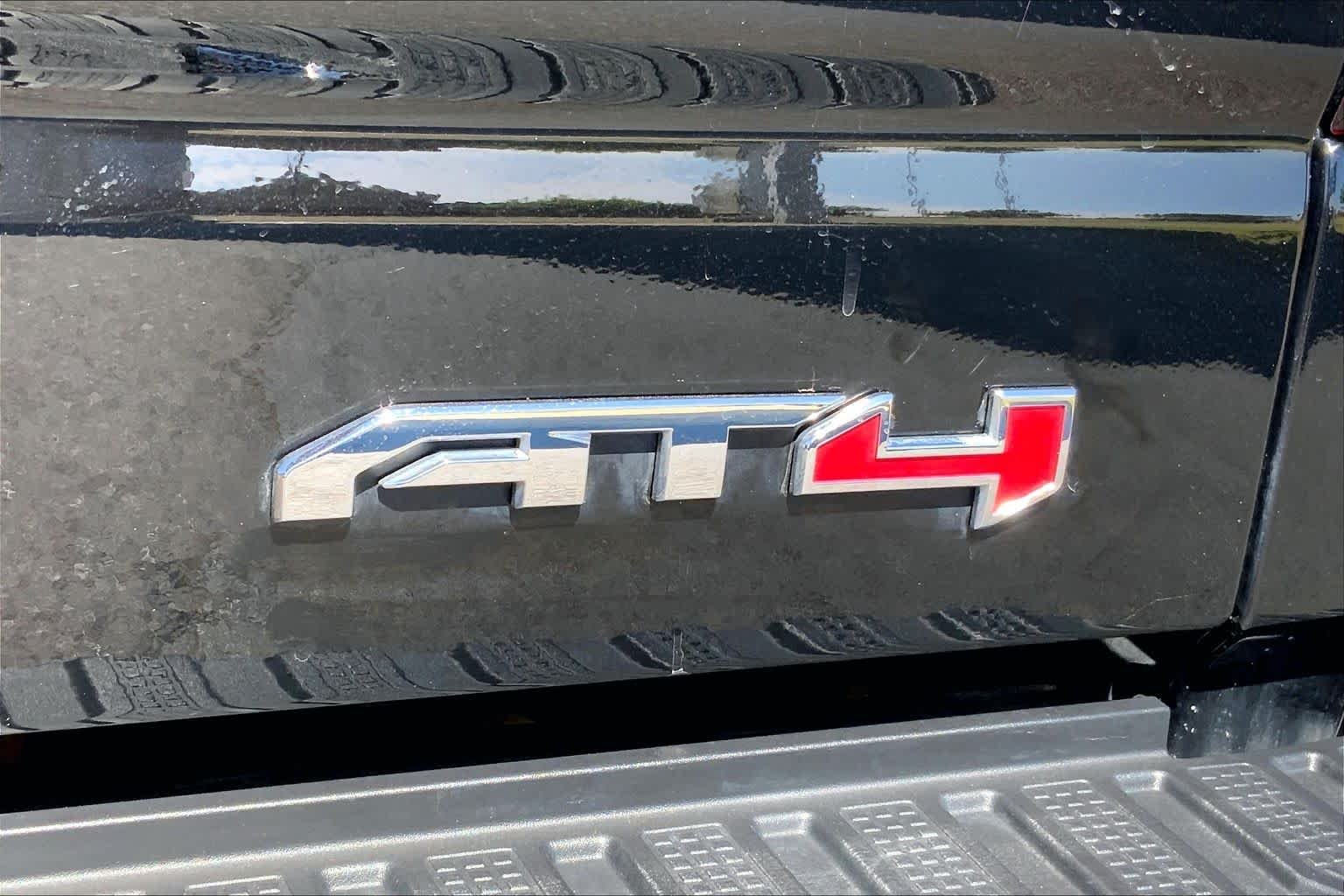 Used 2023 Onyx Black GMC AT4 image 10