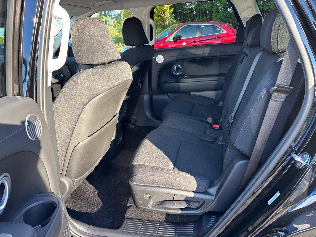New 2026 Black Hyundai SE AWD image 15