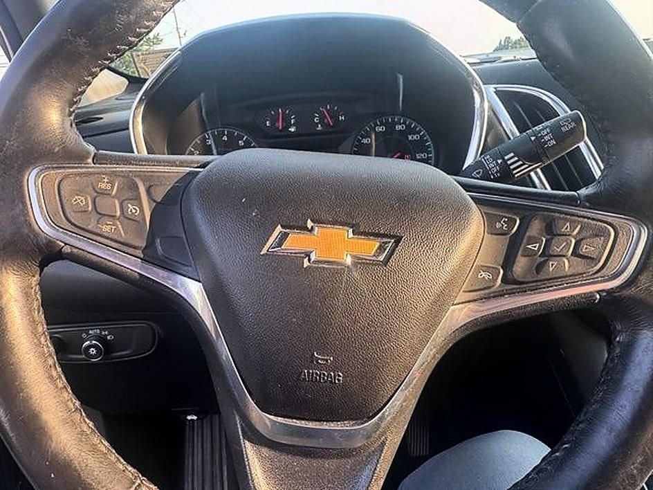 Used 2018 Gray Chevrolet LT image 7