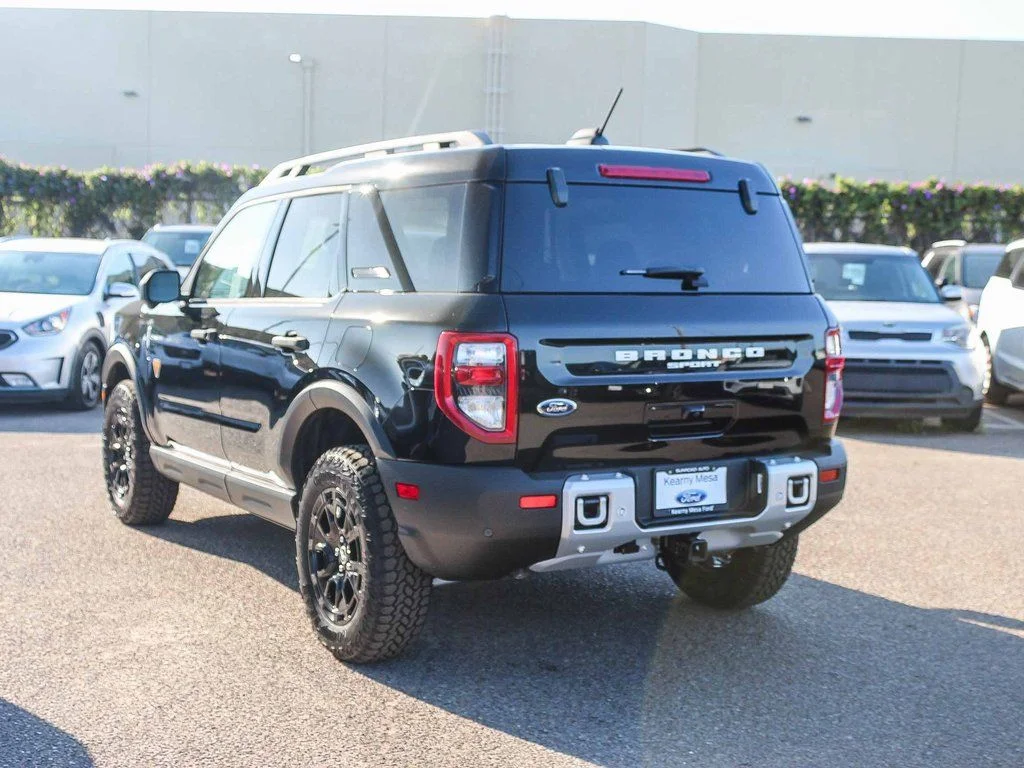 New 2025 Black Ford Badlands image 8