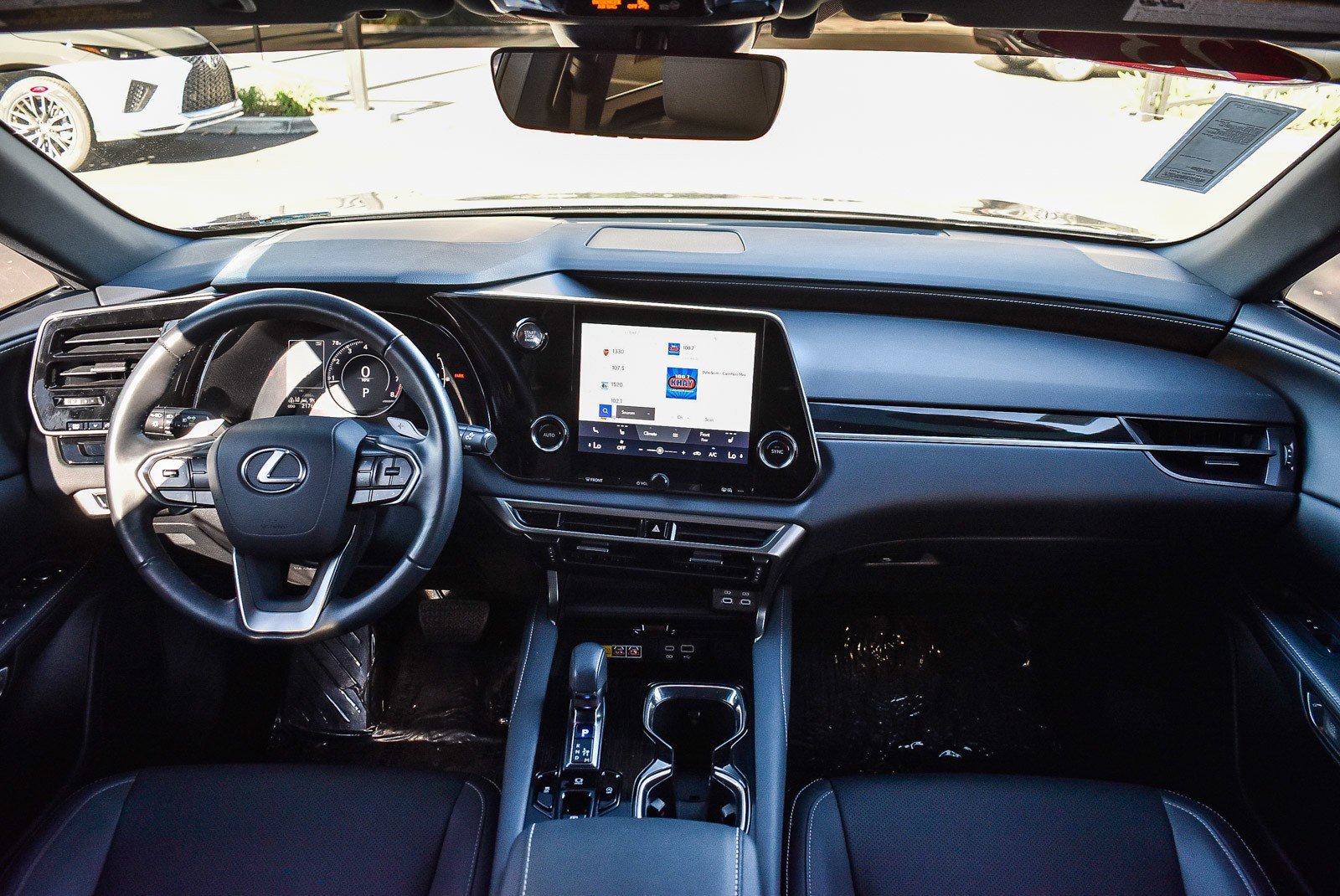 2023 Lexus RX 350 - Photo 12