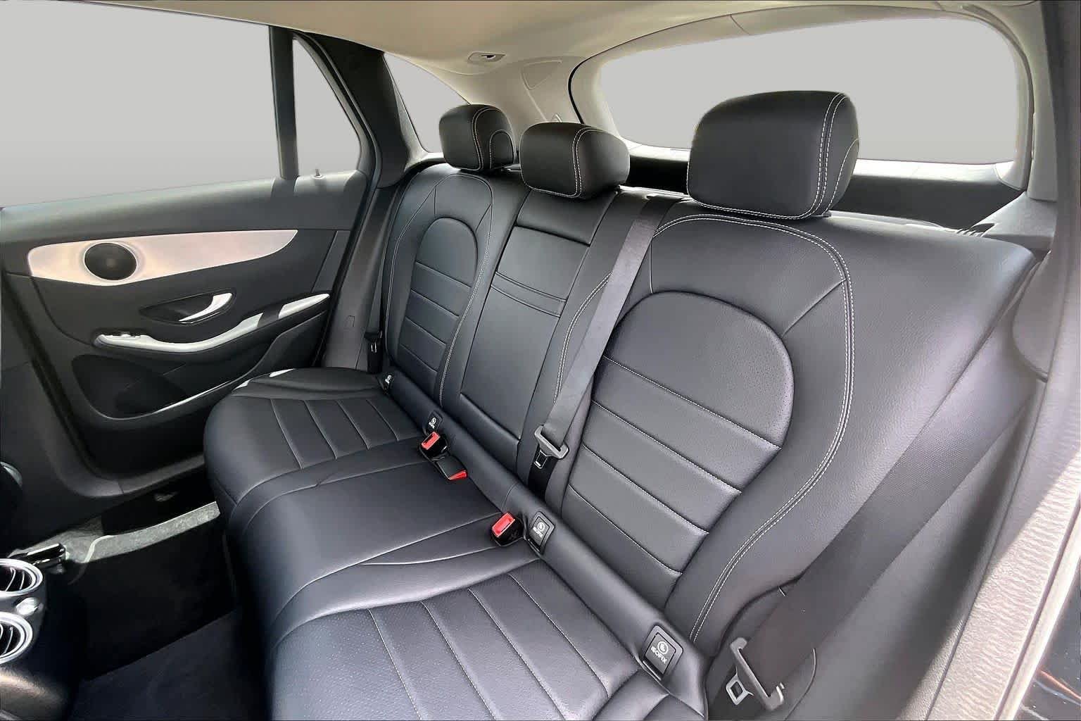 Used 2022 Black Mercedes-Benz GLC 300 image 21