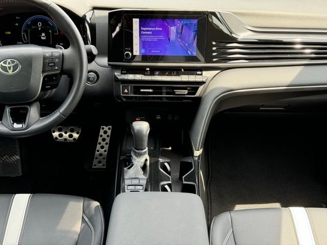 Used 2025  Toyota SE image 30