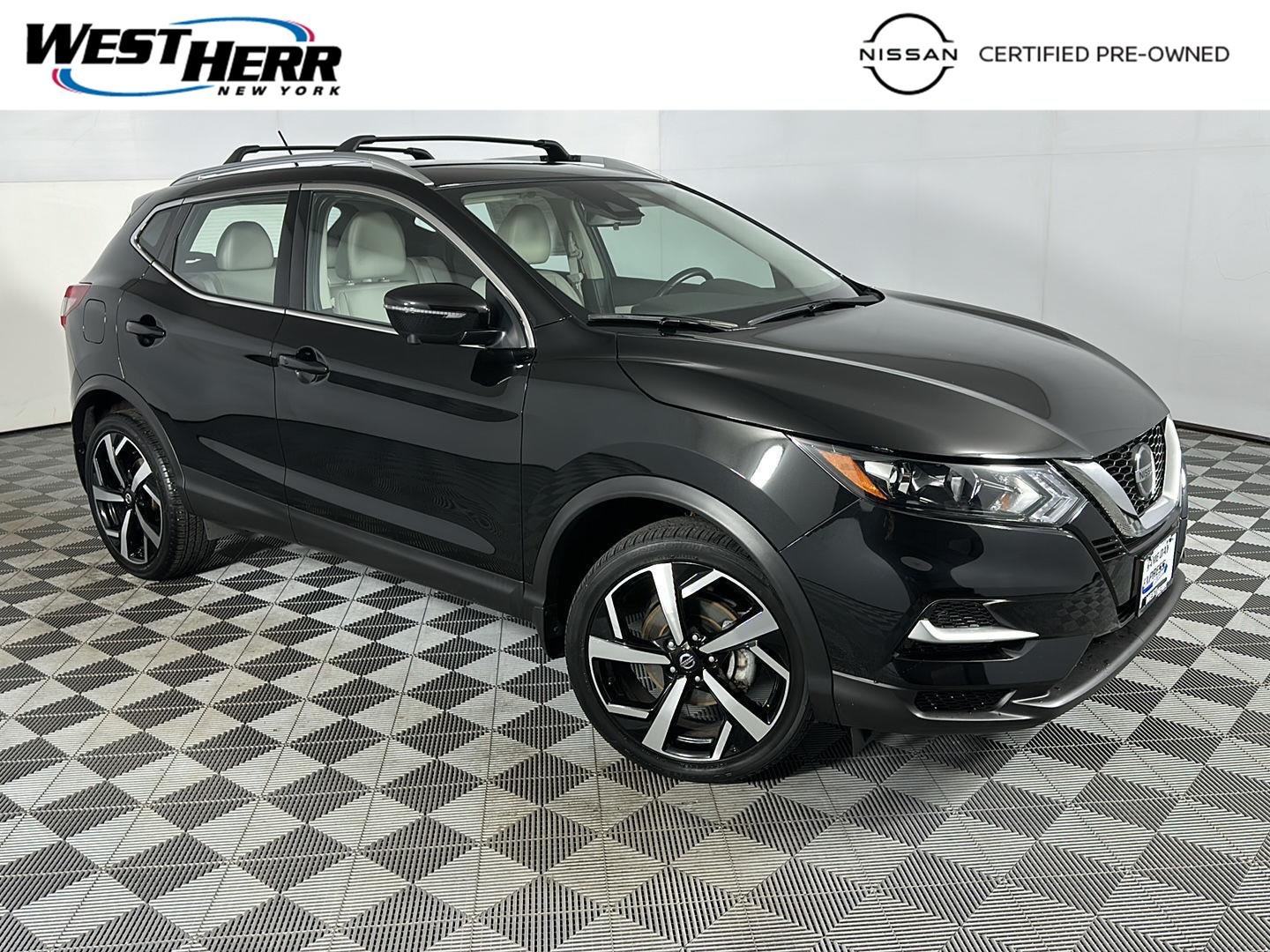 2022 Nissan Rogue Sport SL AWD's photo