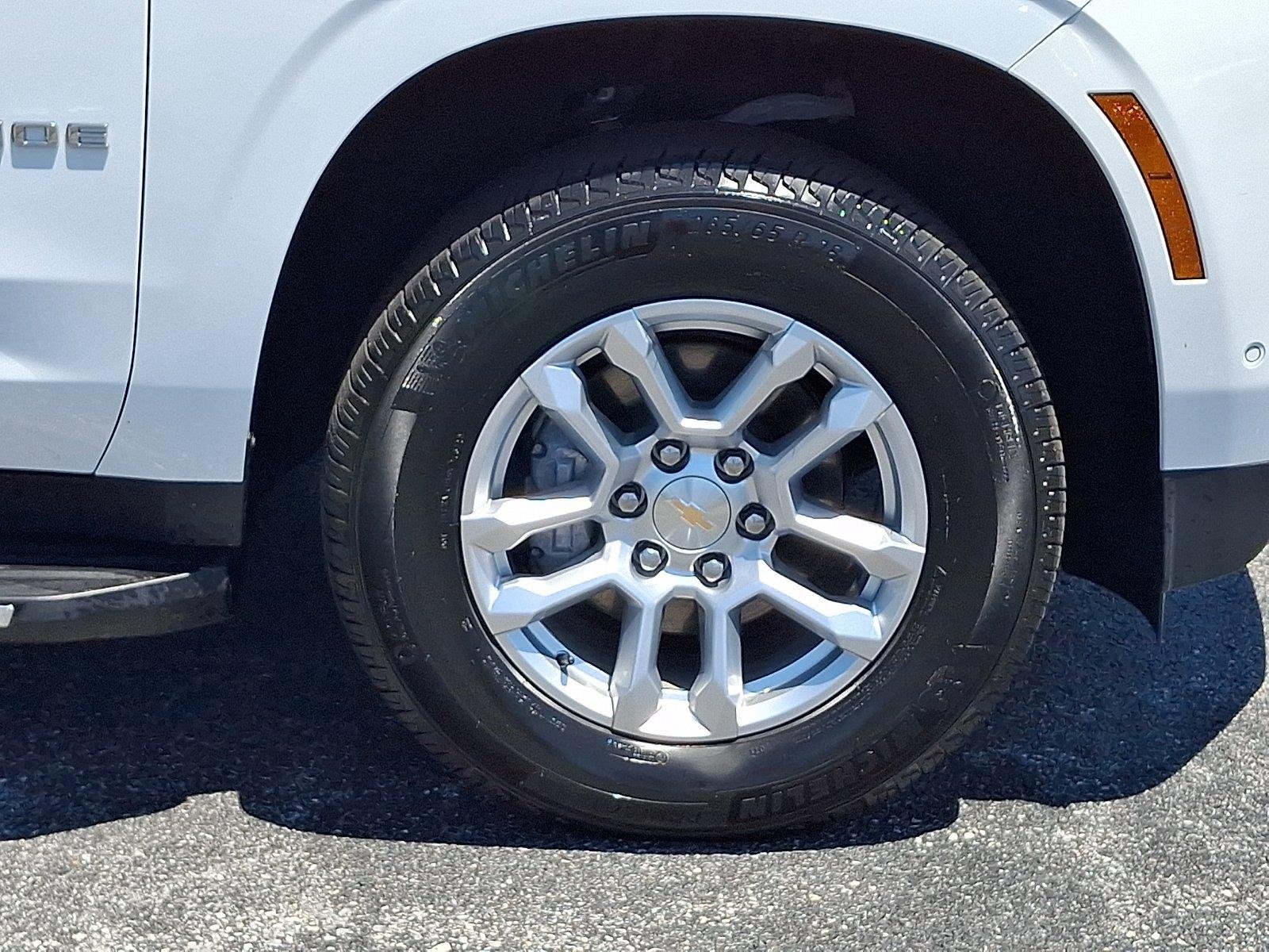Used 2025 Summit White Chevrolet LS image 8