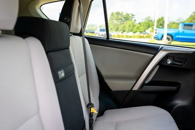 Used 2018 Magnetic Gray Metallic Toyota Hybrid XLE image 9