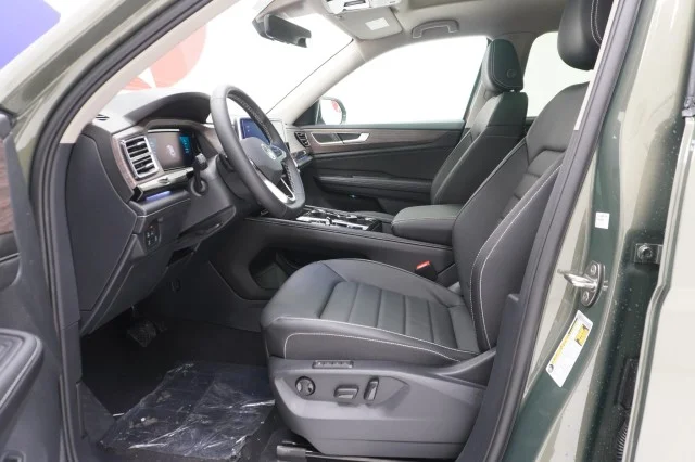 New 2026 Avocado Green Pearl Volkswagen 2.0T SEL image 16