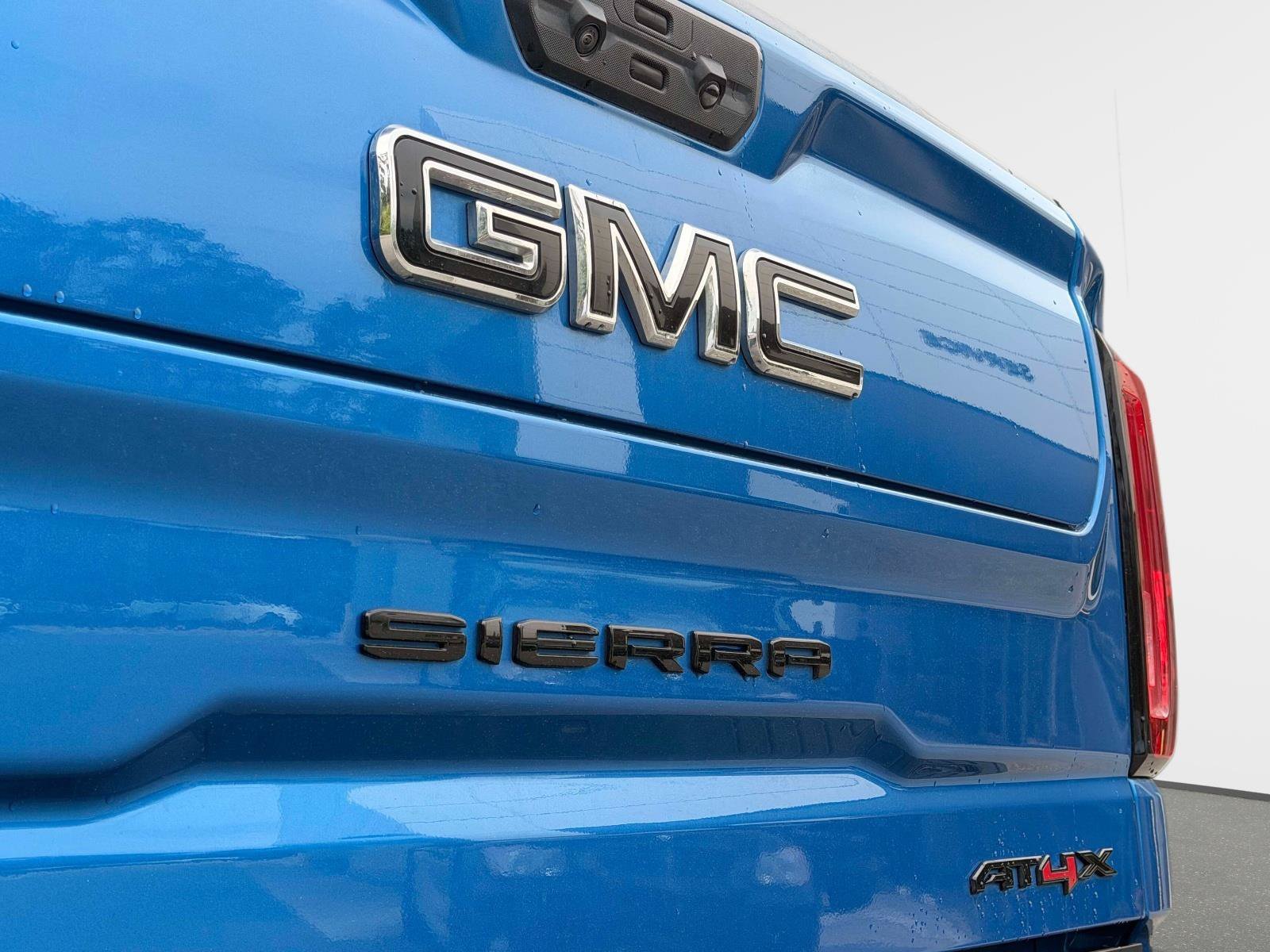 Used 2024 Dynamic Blue Metallic GMC AT4X image 25