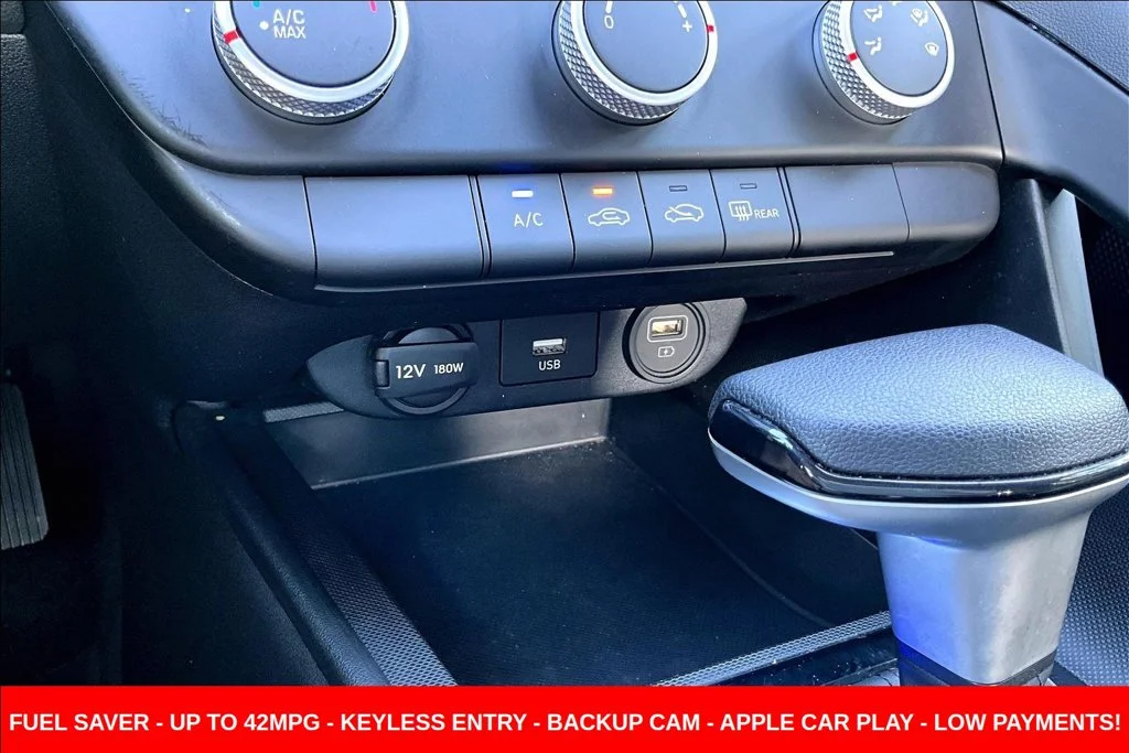 Used 2023 Silver Hyundai SE image 18