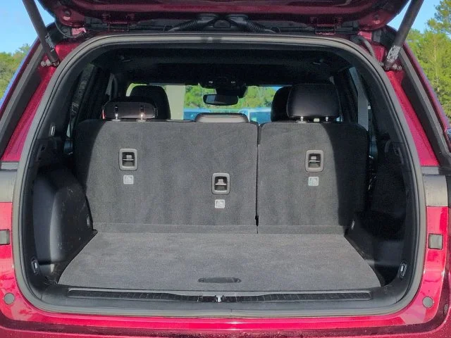 Used 2024 Red Jeep Altitude X image 12