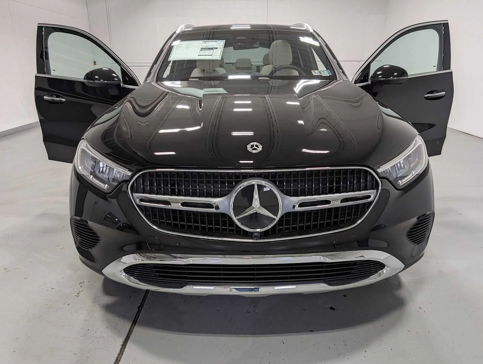 Certified Used 2026 Obsidian Black Metallic Mercedes-Benz GLC 300 image 13