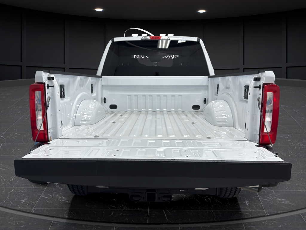 Used 2026 Oxford White Ford XLT image 25