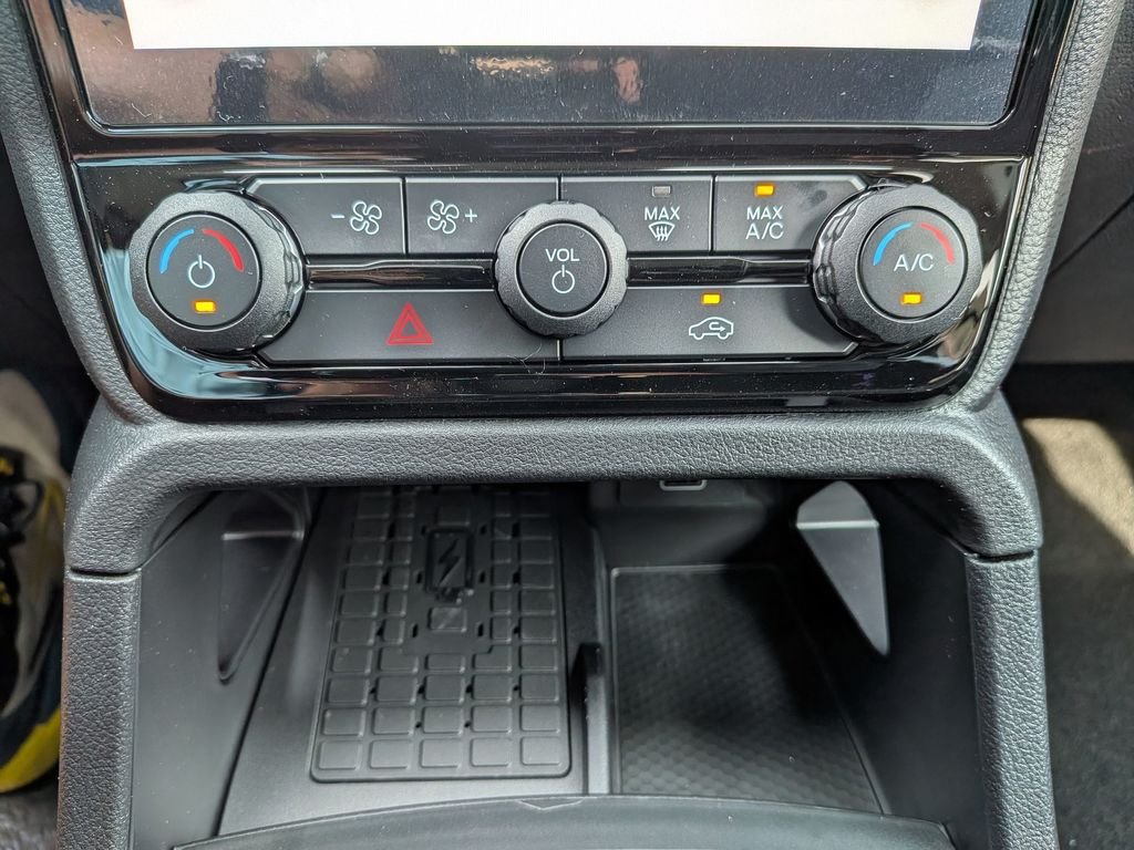 New 2026 Oxford White Ford XLT image 20