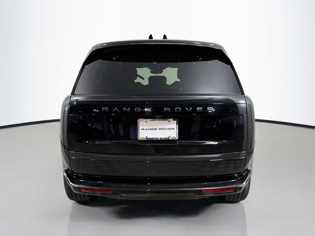 New 2027 Santorini Black Land Rover SE image 6