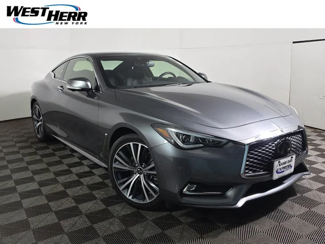 2022 INFINITI Q60 LUXE