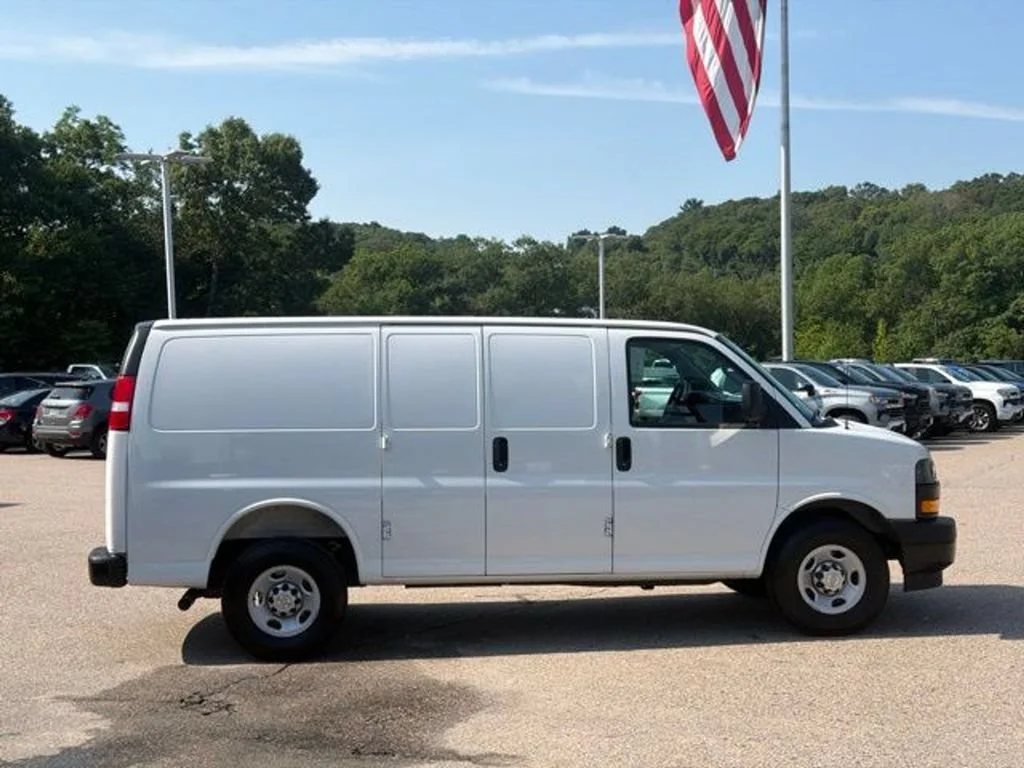 2025 Chevrolet Express Cargo Work Van - Photo 6