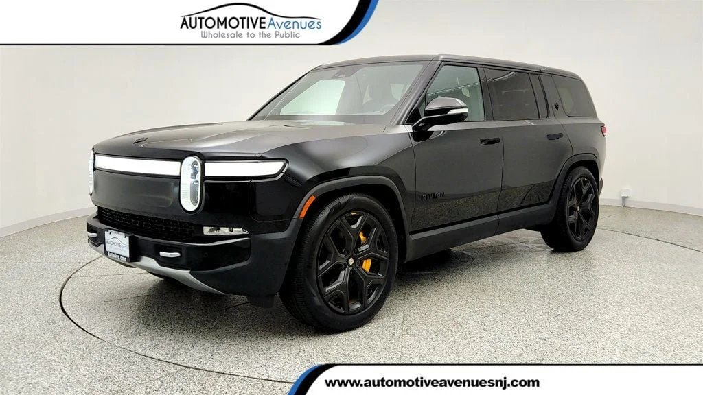 2023 Rivian R1S Adventure Quad-Motor Large Pack's photo