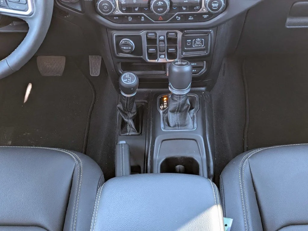 Used 2025 Blue Jeep Sahara image 15