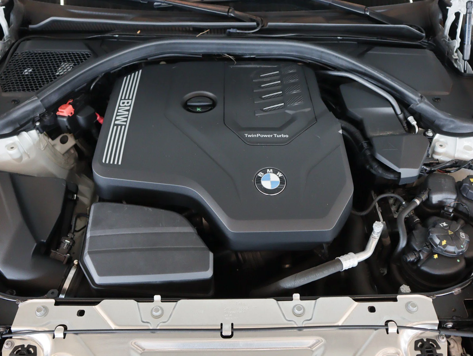 Used 2019 Alpine White BMW 330i image 3