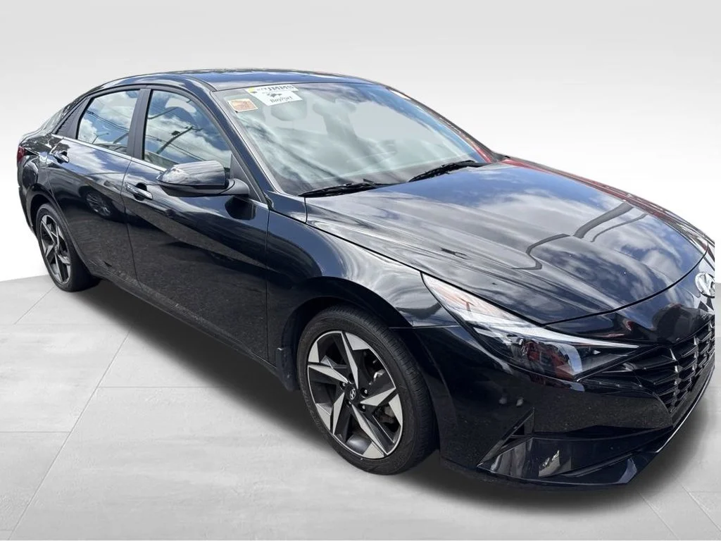 Used 2023 Black Hyundai Limited image 5