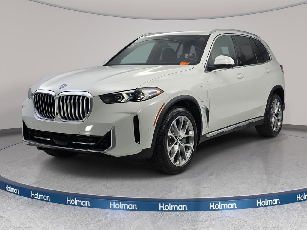 2026 BMW X5 xDrive50e's photo