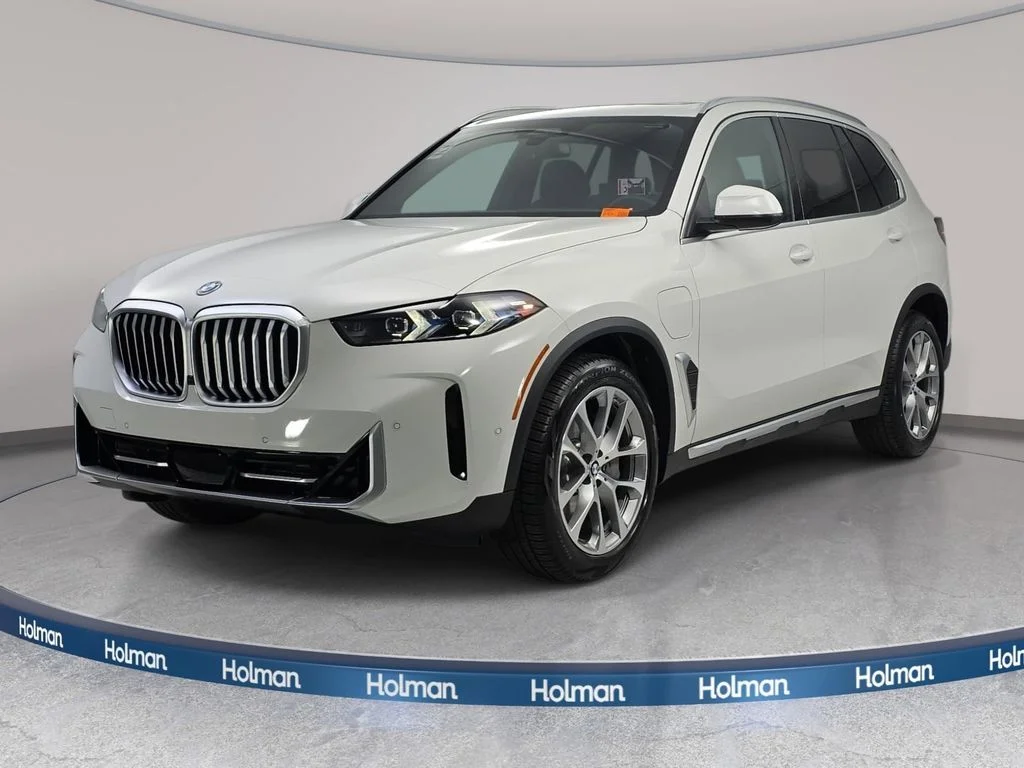 2026 BMW X5 xDrive50e's photo