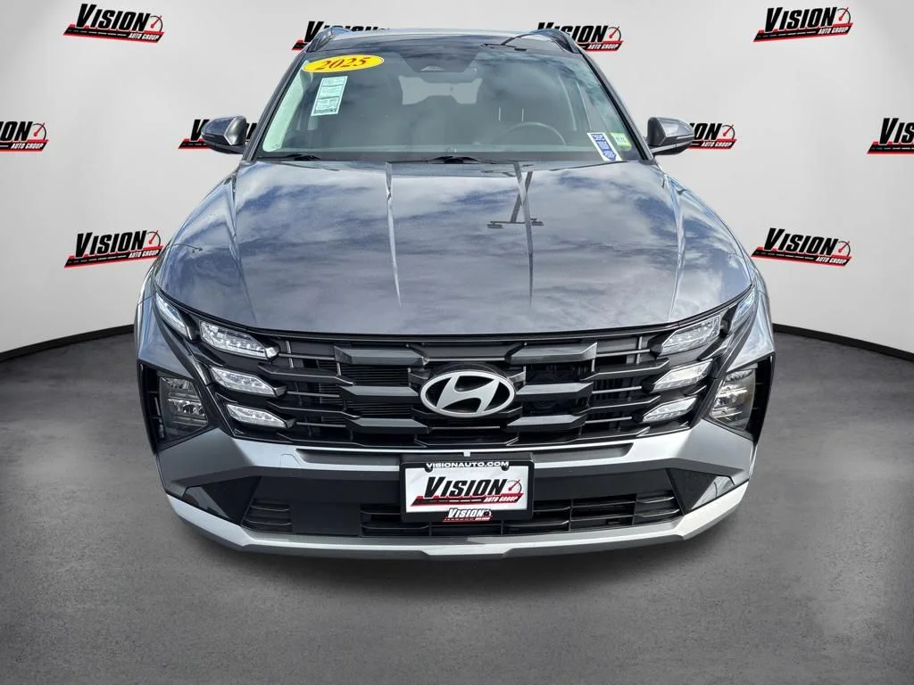 Used 2025 Gray Hyundai SEL Convenience image 2