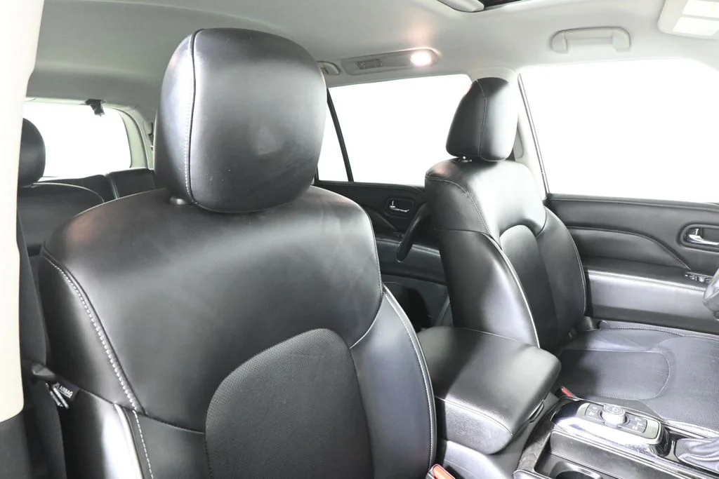 Certified Used 2023 White INFINITI LUXE image 36