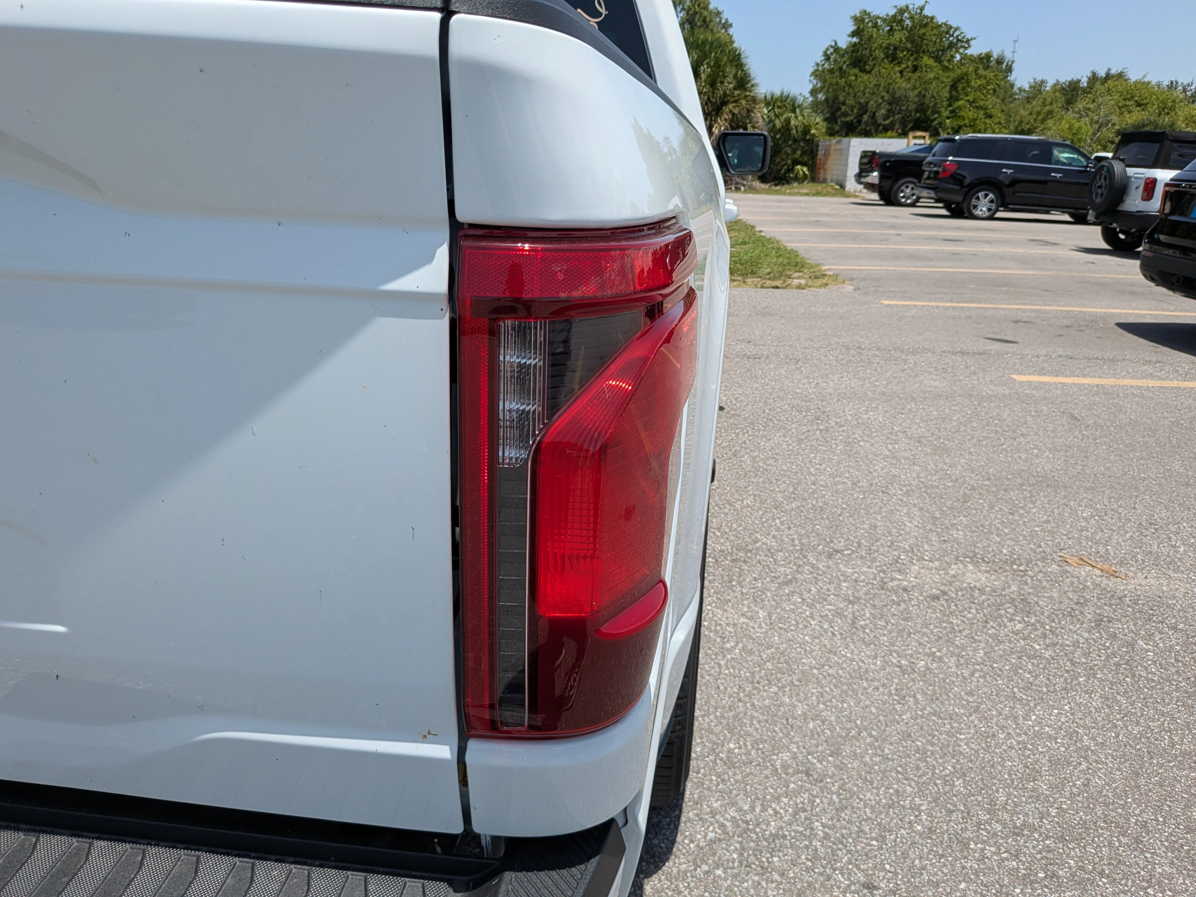 New 2026 Oxford White Ford XLT image 10