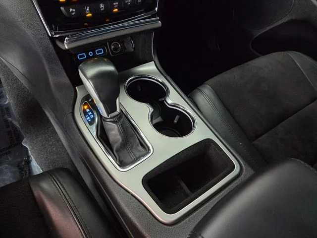 Certified Used 2020 Gray Jeep Altitude image 24