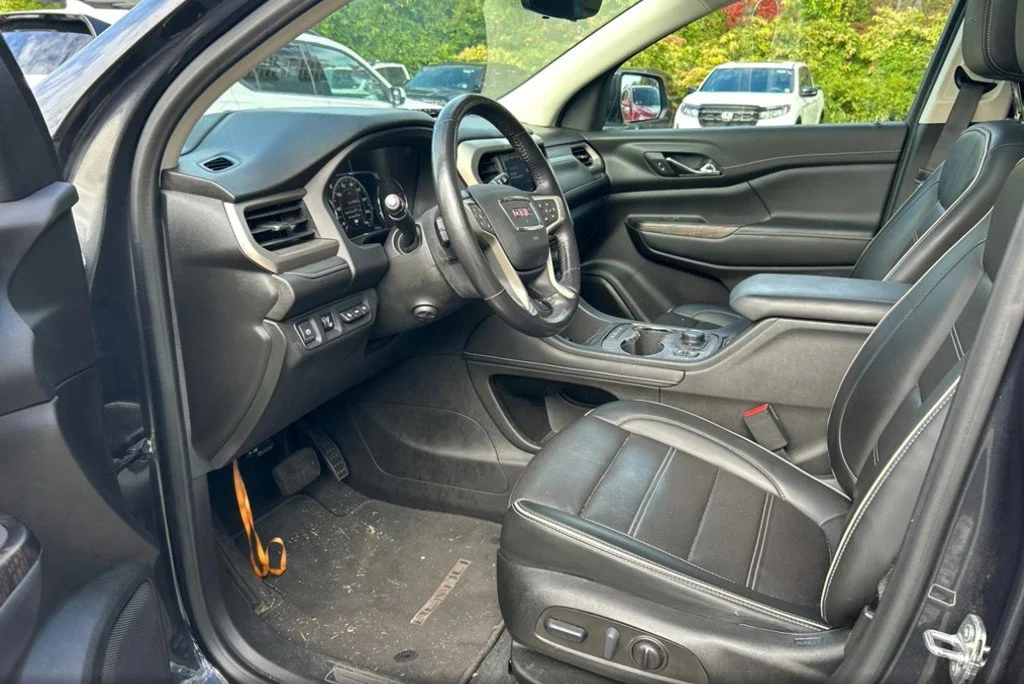 Used 2022 Green GMC Denali image 11