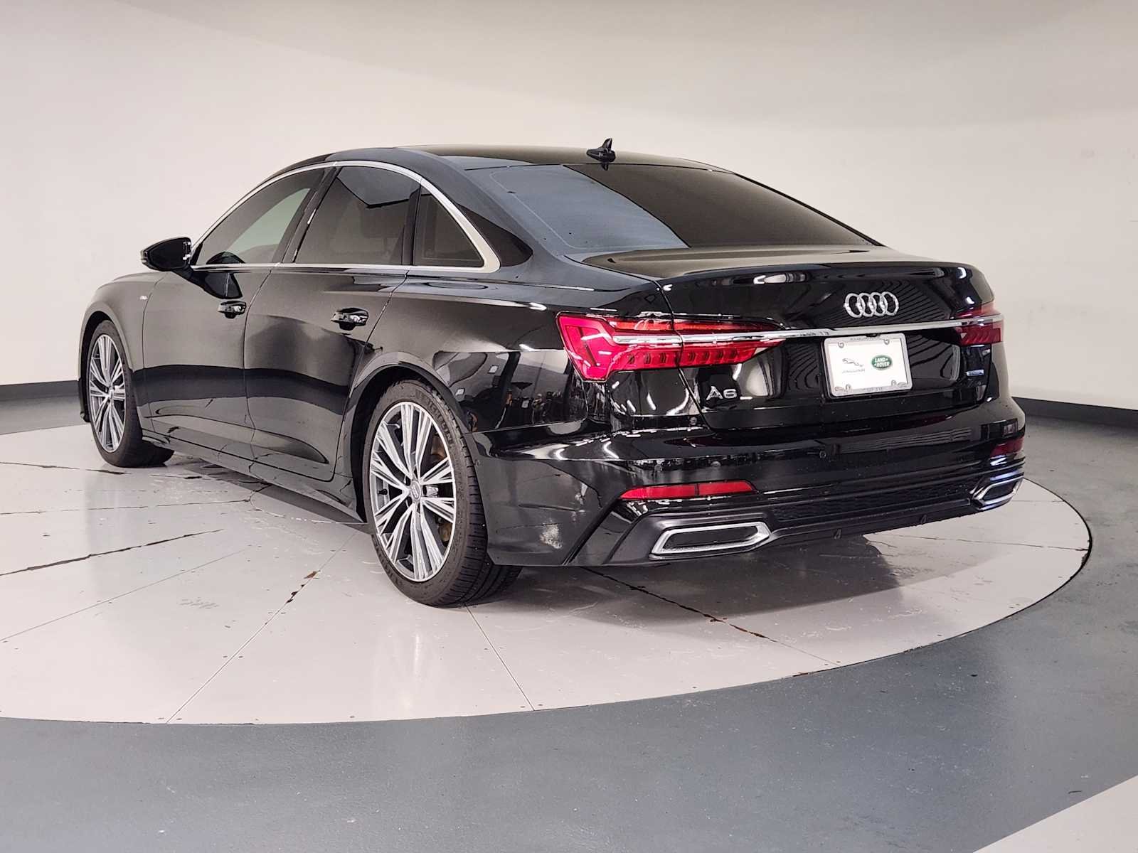 Used 2019 Mythos Black Metallic Audi Premium Plus image 6