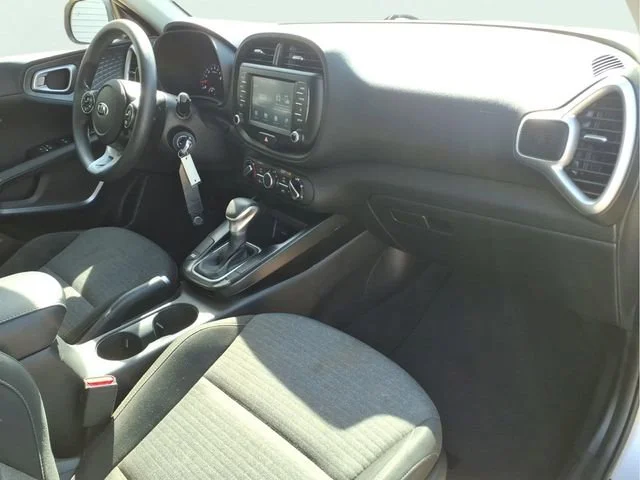 Used 2020  Kia S image 22