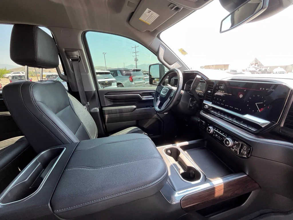 Used 2024 Sterling Metallic GMC SLT image 22