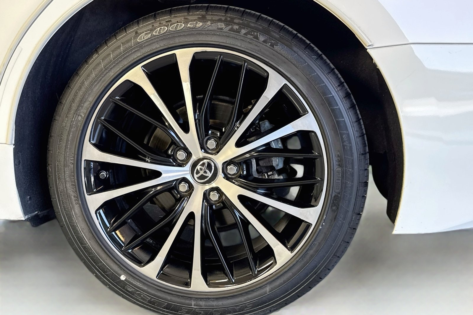 Used 2019 White Toyota Hybrid SE image 30