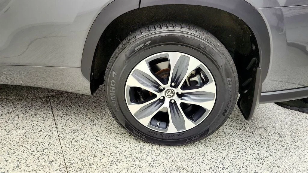 Used 2024 Magnetic Gray Metallic Toyota Hybrid XLE AWD w/ Roof Cross Bars image 9