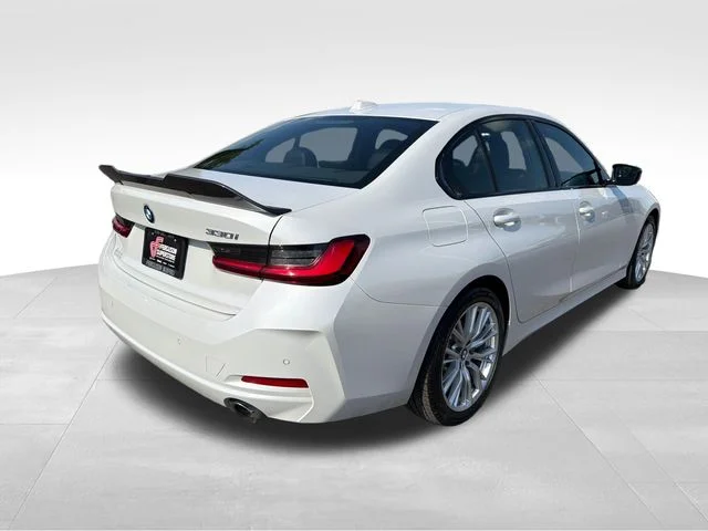 2023 BMW 3 Series 330i - Photo 7