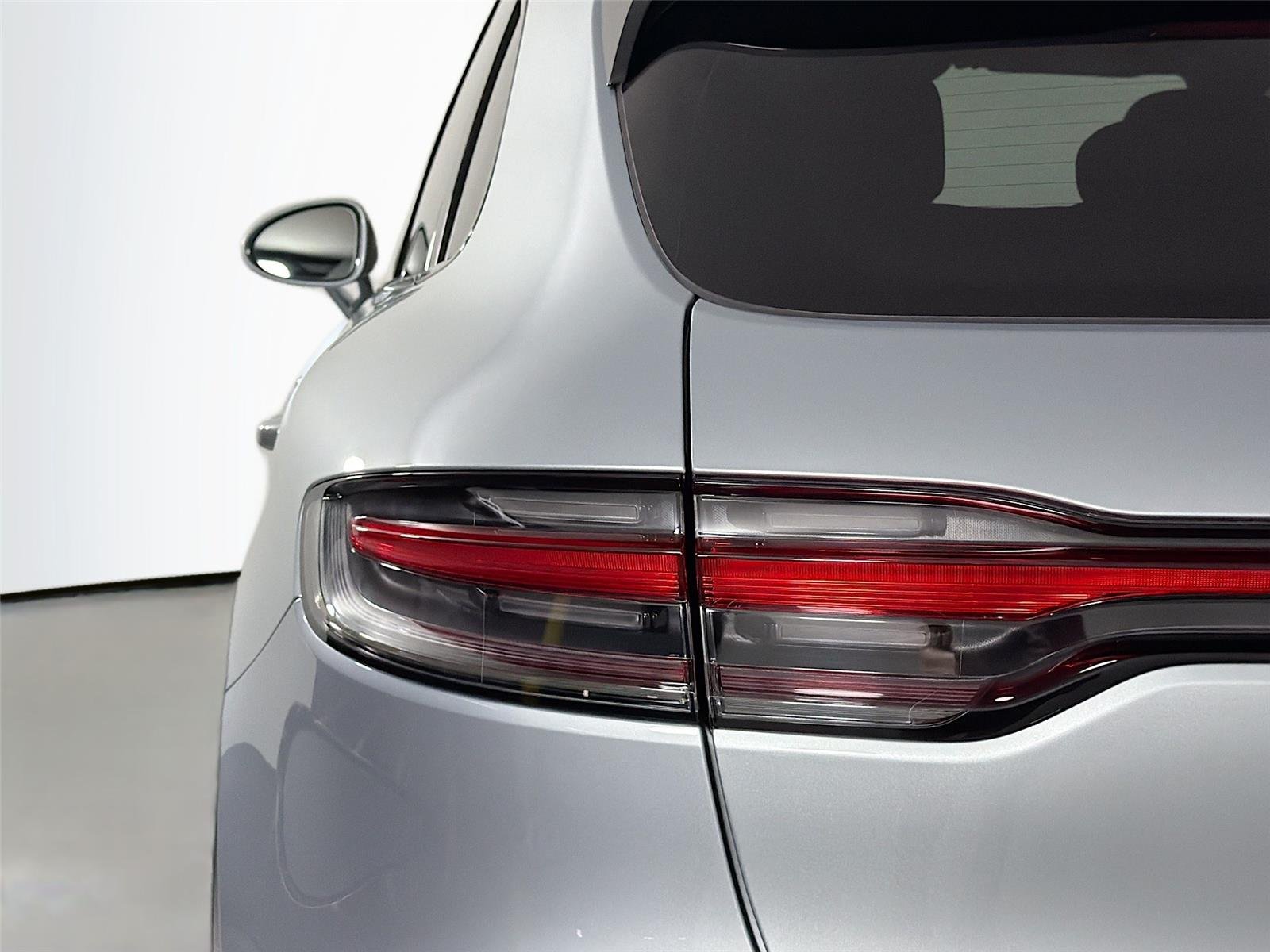 2025 Porsche Macan S - Photo 16