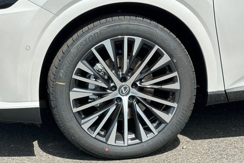 New 2026 Eminent White Pearl Lexus RX 350h PREMIUM+ AWD image 25