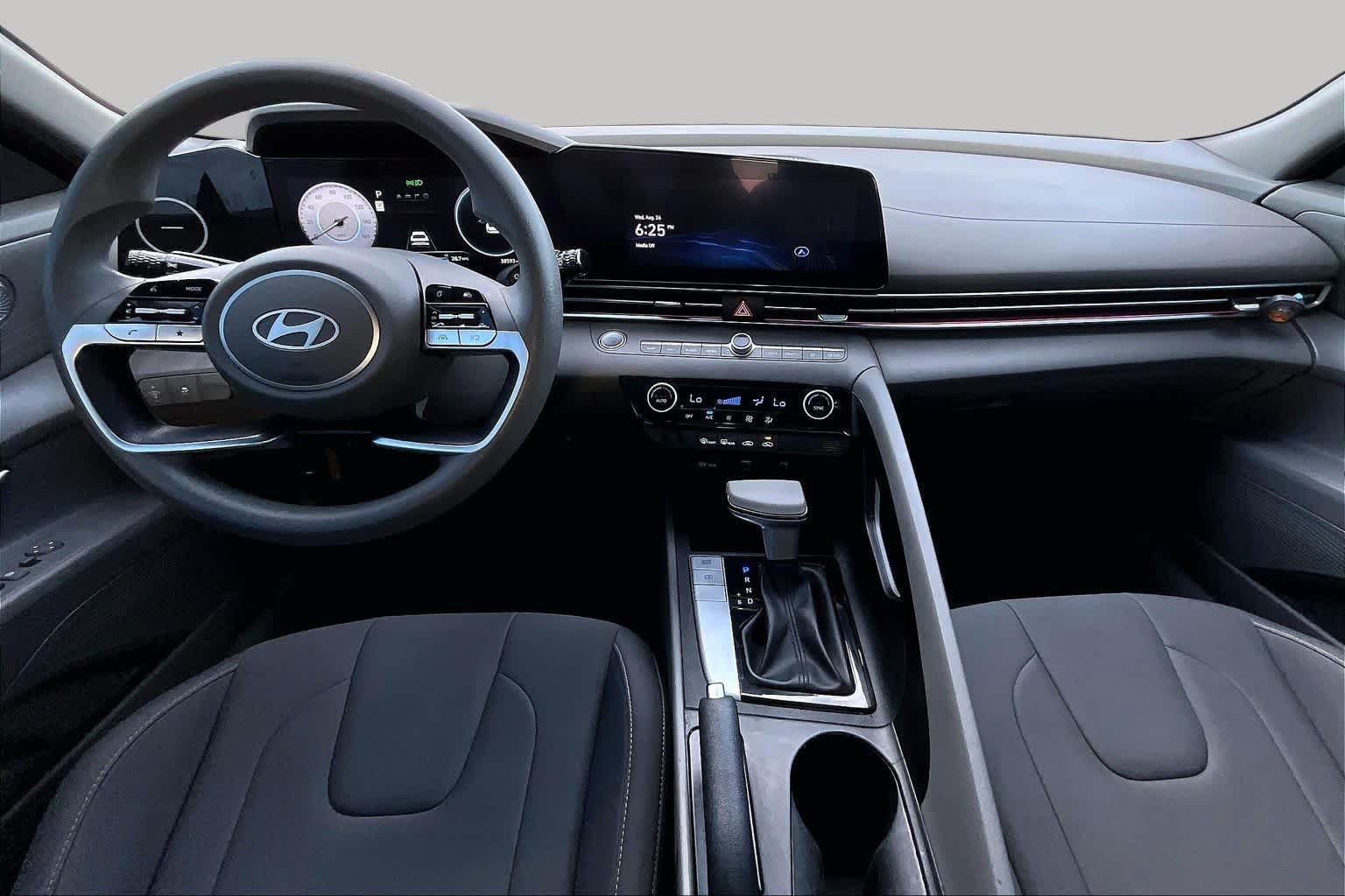 Used 2024 Amazon Gray Hyundai SEL image 16