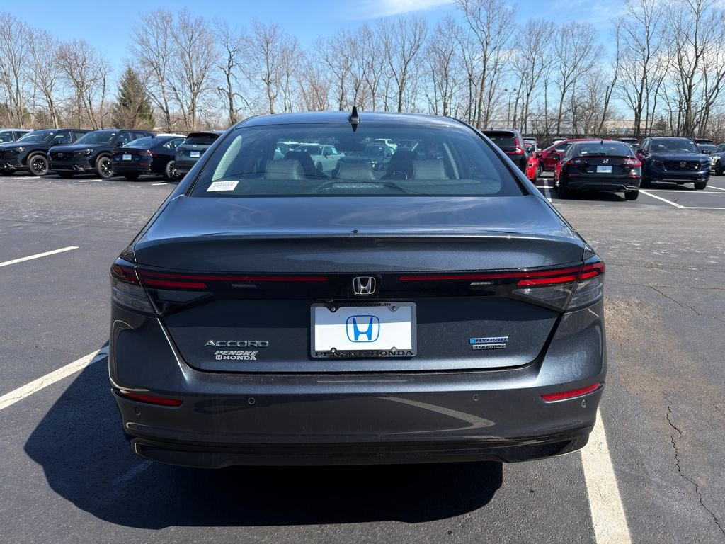 New 2026 Meteorite Gray Metallic Honda Touring image 4