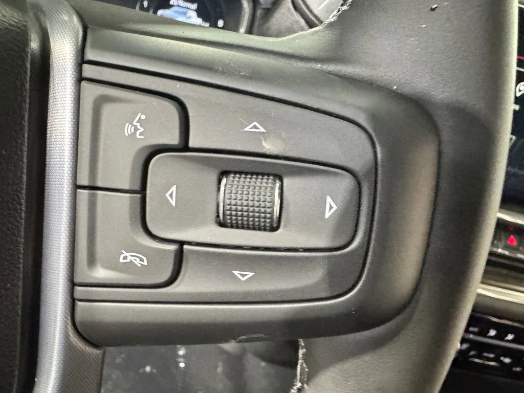 New 2026 Summit White GMC Elevation image 17