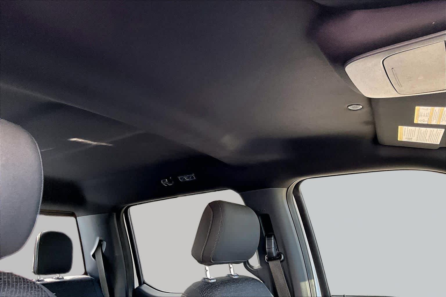 Used 2021 Oxford White Ford XLT image 15
