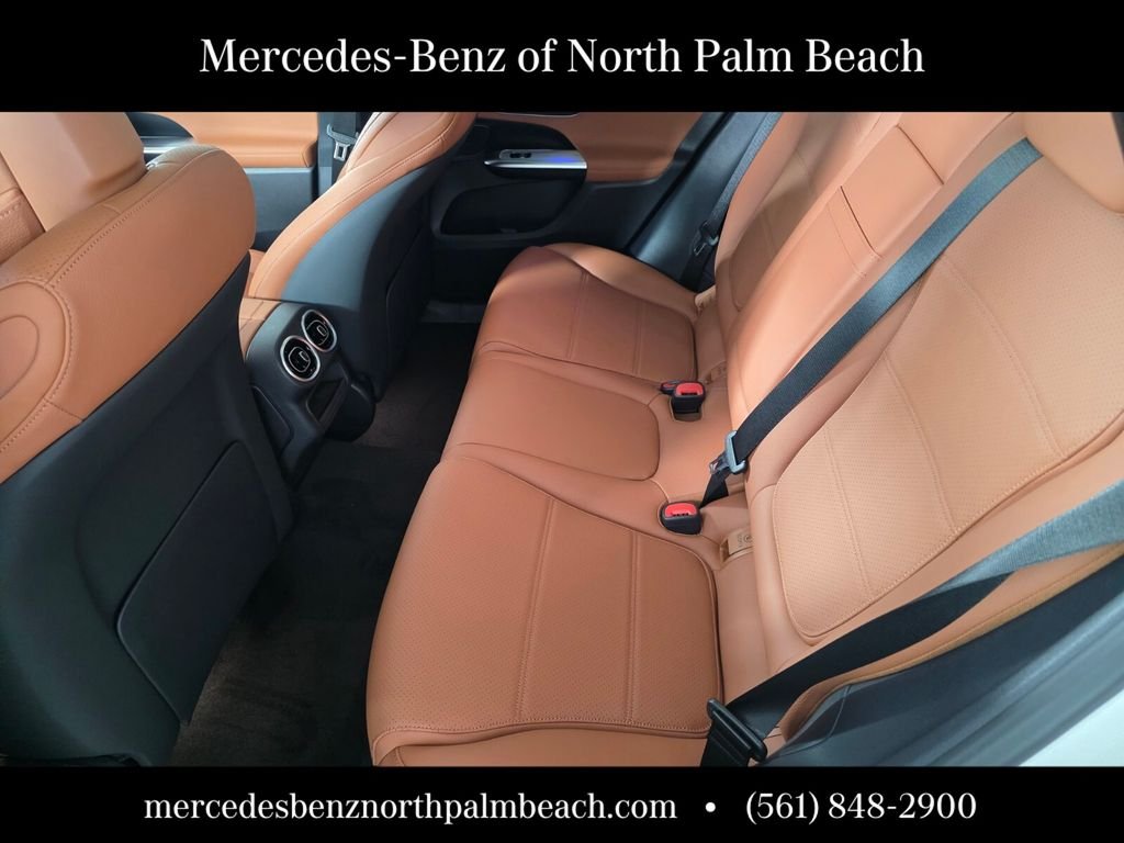 New 2026 Polar White Mercedes-Benz GLC 300 image 12