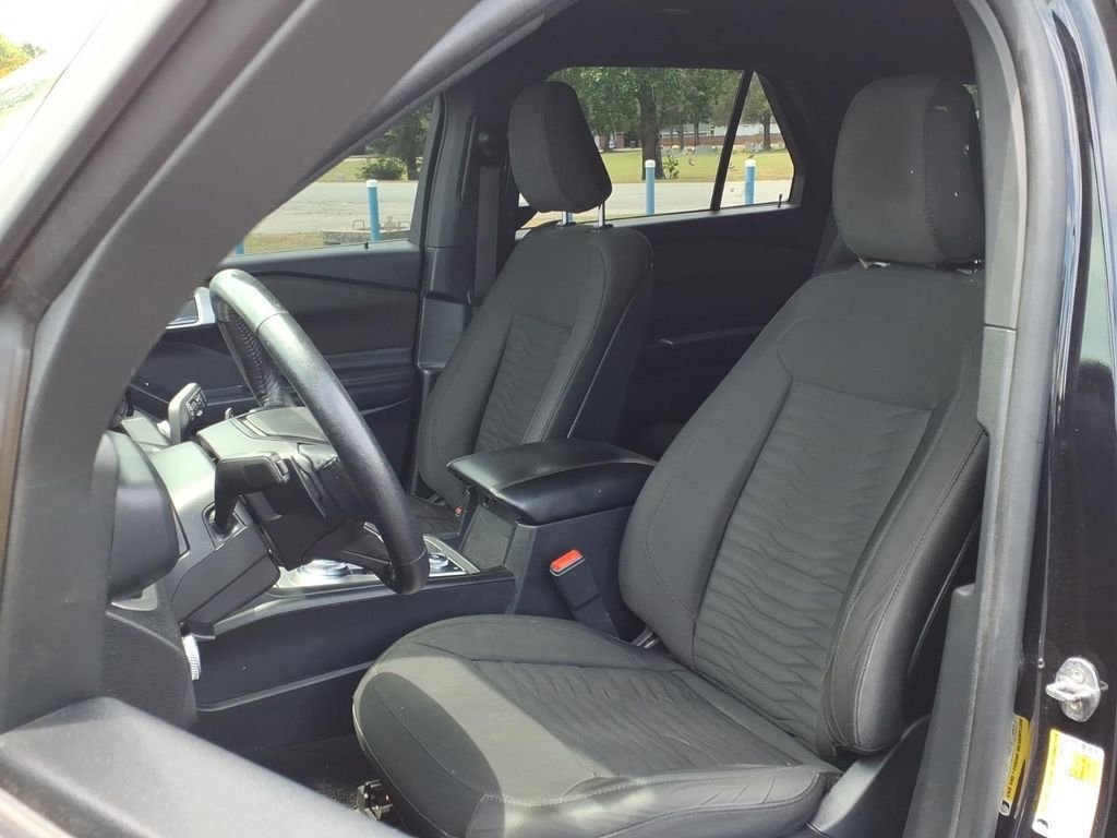 Used 2020 Black Metallic Ford XLT image 2