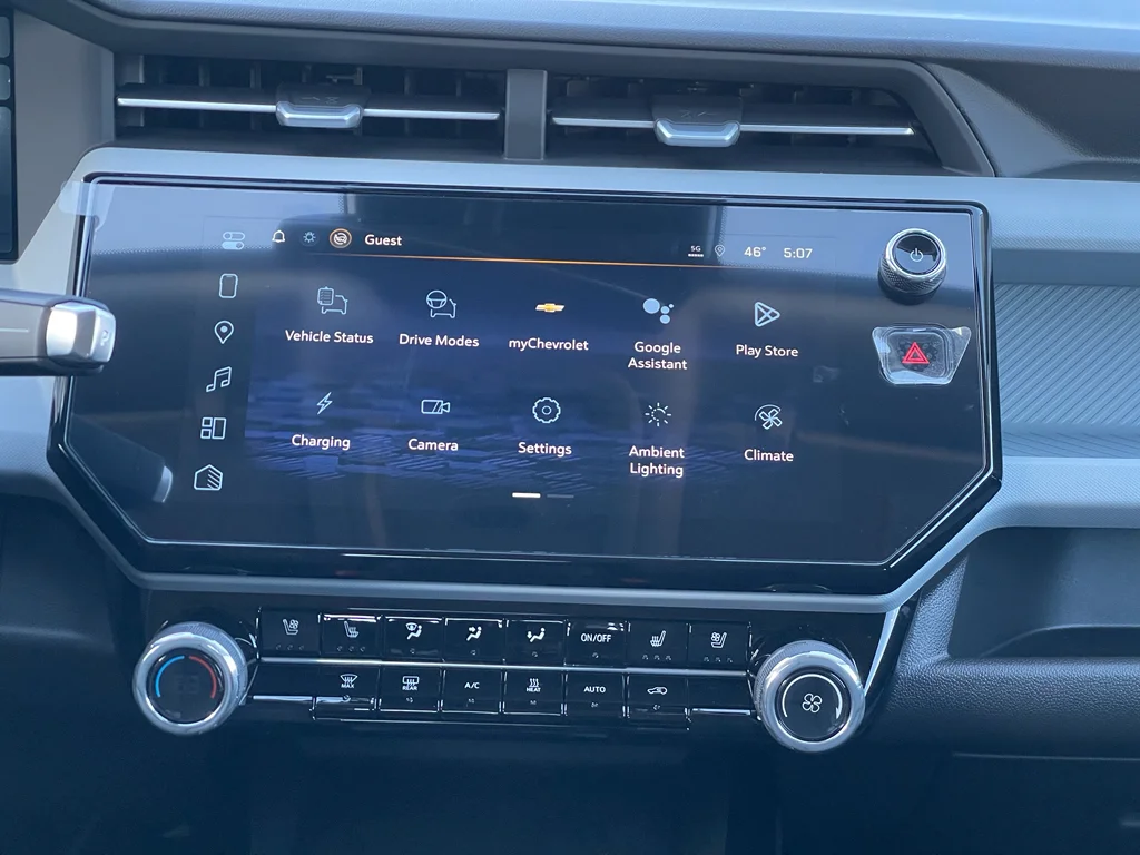 2027 Chevrolet Bolt RS - Photo 18