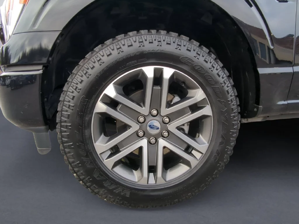 Used 2022 Black Ford XL image 11